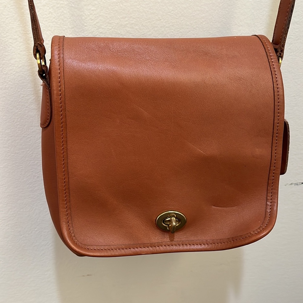 Vintage Coach Cognac Brown Turnlock Leather Flap Companion Crossbody - 9076
